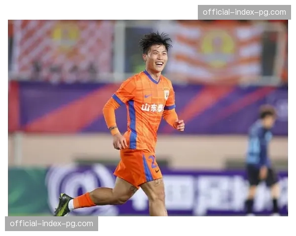 【2026年4月中超联赛·赛中·消息山东泰山对阵上海申花，克雷桑第33分钟直接任意球破门扳平比分